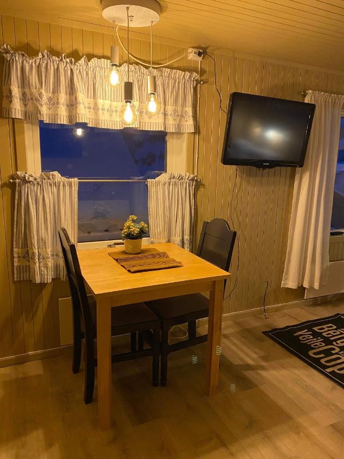Koselig Studioleilighet I Svolvaer - Lofoten Ved Svolvaergeita, Djevelporten المظهر الخارجي الصورة